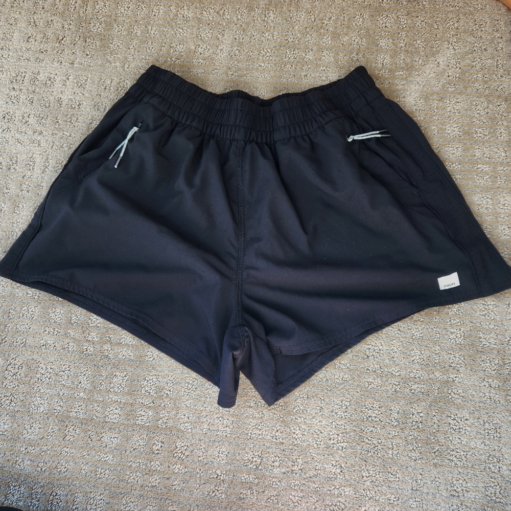 Vuori dash shorts